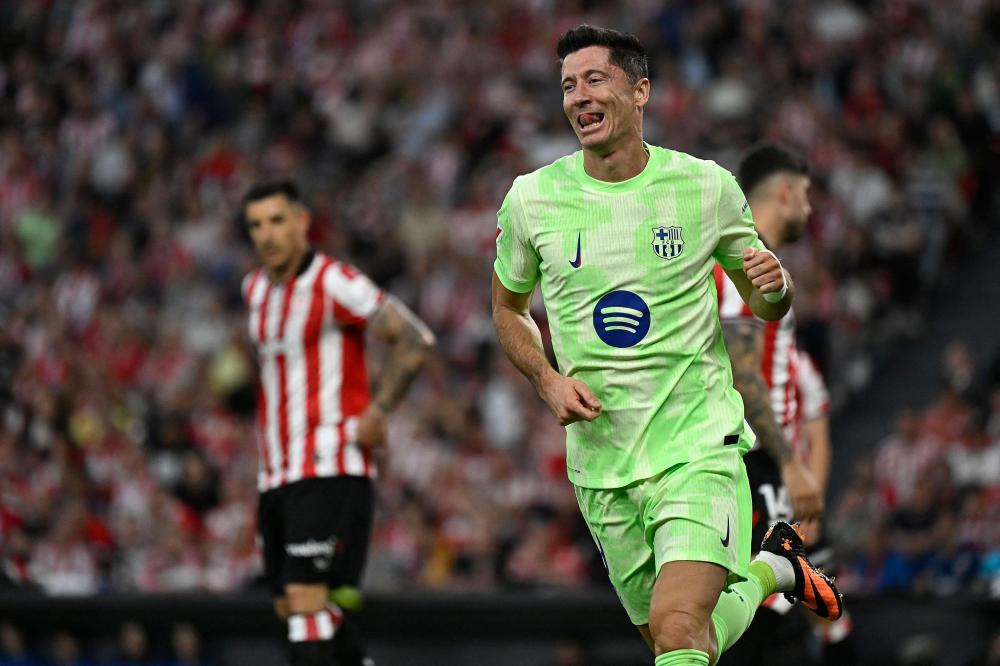 玻利维亚杯发生大规模斗殴，17人被罚下，警方被迫使用催泪瓦斯